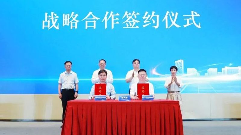 电子胶粘剂定制化与标准品：何为区别，如何选择？**
